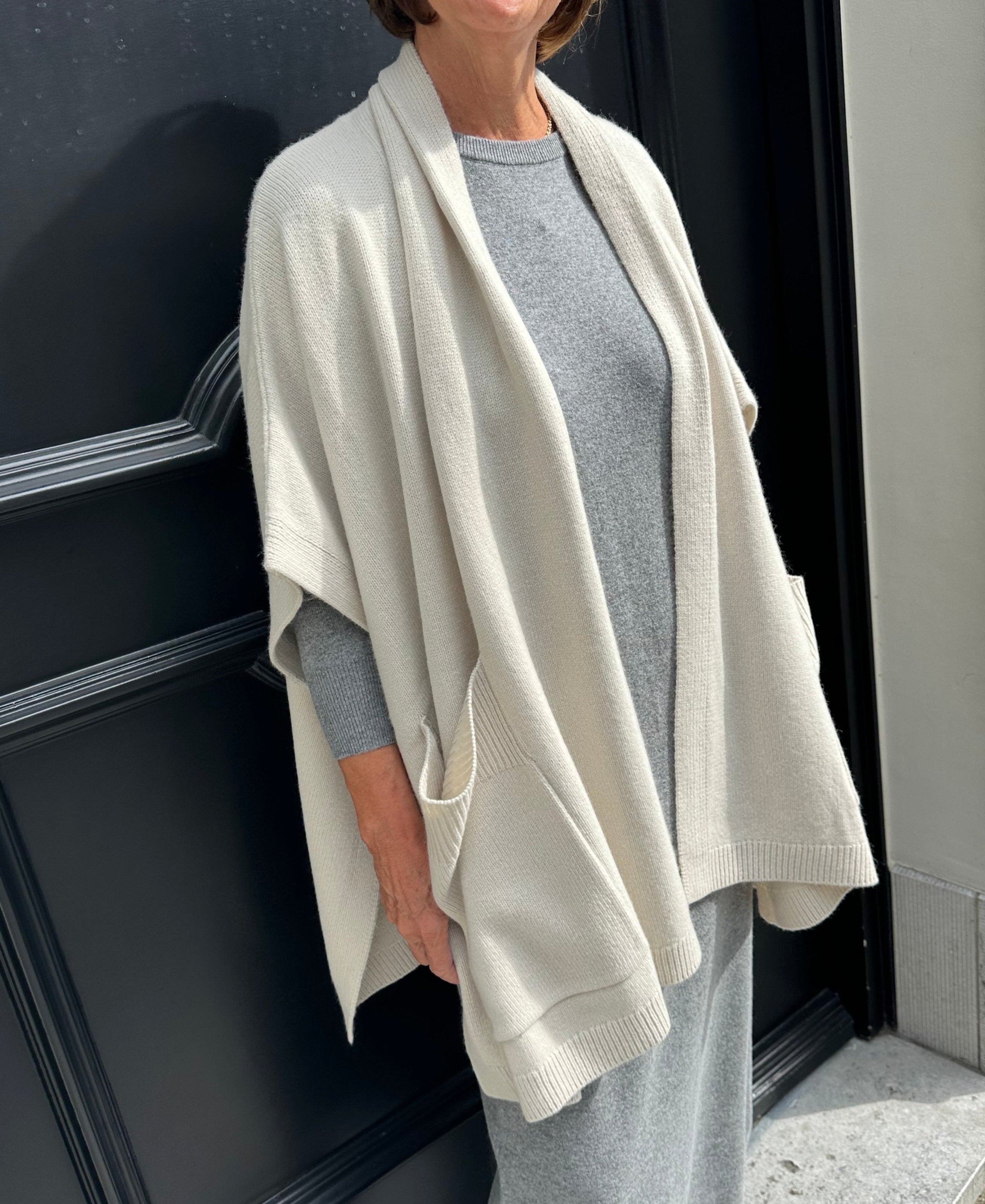 Poncho White + Warren 20576